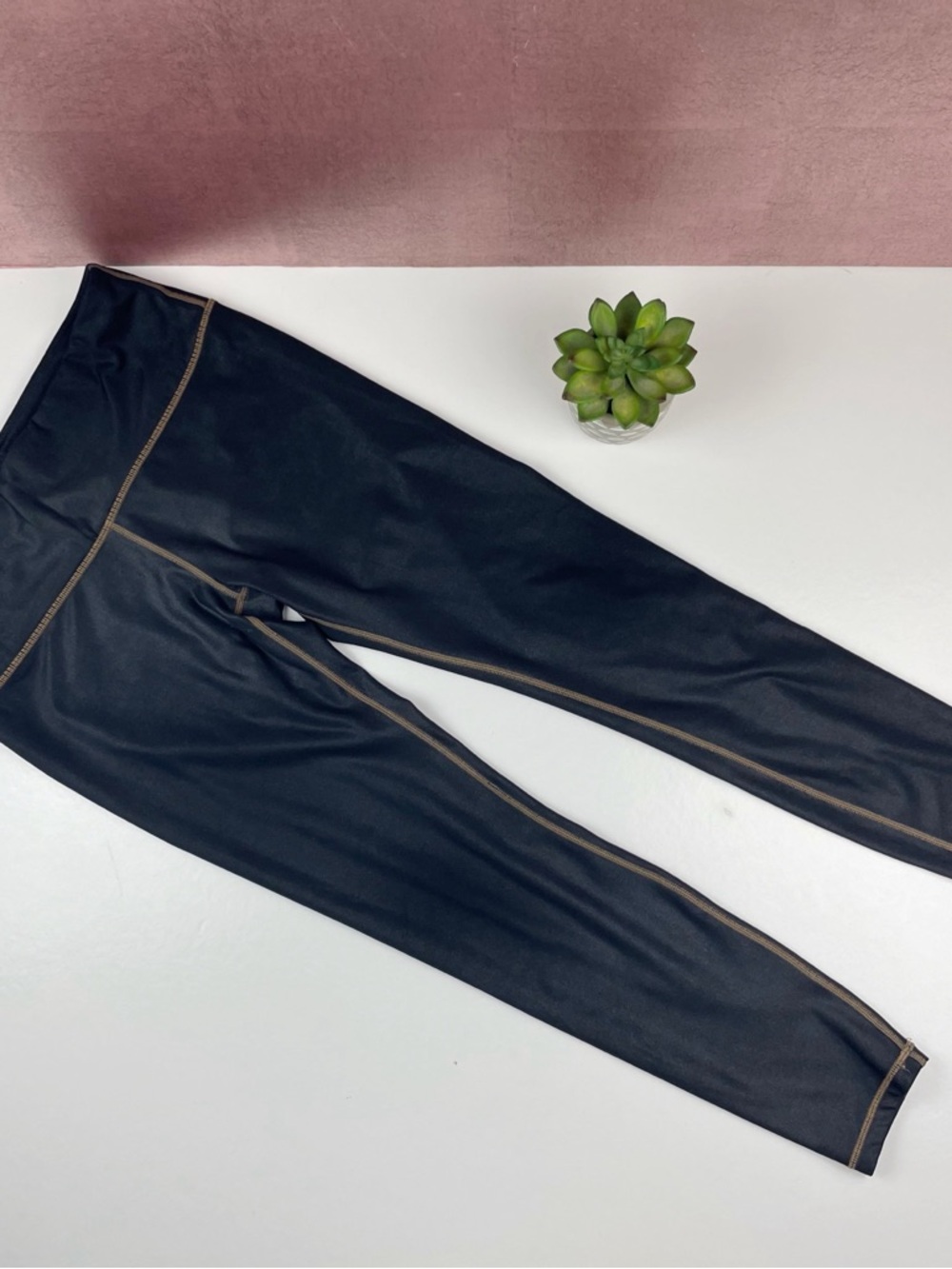 Athleta Black Tan Stitching Shimmer Leggings Pants Women Small Stretch